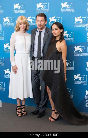 Januar Jones, Ethan Hawke, Zoe Kravitz posiert beim Photo-Call des Films 'Good Kill' während des 71. Filmfestivals in Venedig, 5. September 2014. Foto von Marco Piovanotto/ABACAPRESS.COM Stockfoto