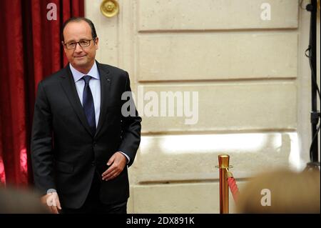 Der französische Präsident Francois Hollande veranstaltet am 11. September 2014 im Elysee-Palast in Paris ein Mittagessen zur UEFA EURO 2016. Die UEFA EURO 2016 ist die 15. Fußball-Europameisterschaft, die vom 10. Juni bis zum 10. Juli 2016 in Frankreich stattfindet. Foto von Witt/ Pool/ ABACAPRESS.COM Stockfoto