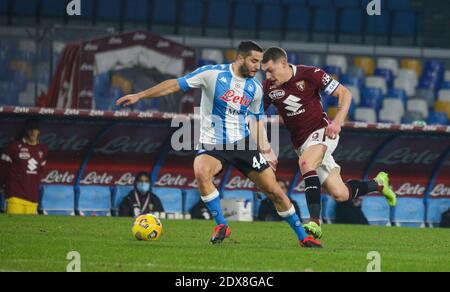 Neapel, Kampanien, Italien. Dezember 2020. Während der italienischen Serie A Fußballspiel SSC Napoli gegen FC Turin am 23. Dezember 2020 im Diego Armano Maradona Stadion in Neapel.in Bild: MANOLAS Kredit: Fabio Sasso/ZUMA Wire/Alamy Live News Stockfoto