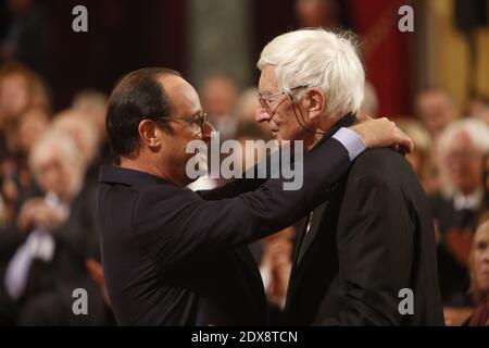 Schriftsteller Tomi Ungerer (Kommandant des Nationalen Verdienstordens). Der französische Präsident Francois Hollande hat am 16. September 2014 im Präsidentenpalast Elysee in Paris eine Zeremonie zur Verleihung von Auszeichnungen und Medaillen gefeiert. Foto von Denis Allard/ Pool/ ABACAPRESS.COM Stockfoto