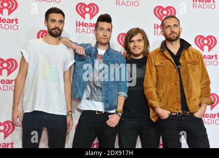 Die Musiker Kyle Simmons, Dan Smith, Chris Wood und William Farquarson von Bastille nehmen am 19. September 2014 am iHeartRadio Music Festival 2014 in der MGM Grand Garden Arena in Las Vegas, Nevada, USA Teil. Foto von Kobby Dagan/ABACAPRESS.COM Stockfoto