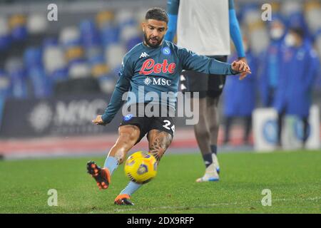 Neapel, Italien. Dezember 2020. Lorenzo Insigne Spieler von Neapel, während des Spiels der italienischen Serie A Fußball-Meisterschaft zwischen Neapel gegen Turin 1:1, Spiel im Diego Armando Maradona Stadion in Neapel gespielt. Italien, 23. Dezember 2020. (Foto von Vincenzo Izzo/Sipa USA) Quelle: SIPA USA/Alamy Live News Stockfoto