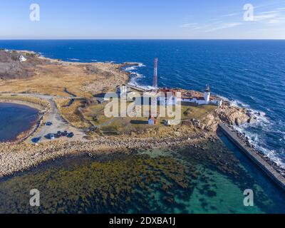 Luftaufnahme des Eastern Point Lighthouse und Gloucester Harbour, Cape Ann, im Nordosten von Massachusetts MA, USA. Dieser historische Leuchtturm wurde 183 erbaut Stockfoto