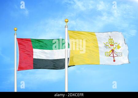 Vereinigte Arabische Emirate und Vatikan zwei Flaggen Stockfoto
