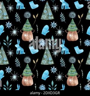 Aquarell Weihnachtsmuster, Weihnachtsbaum, Texturen, floral. Nahtloses Muster handbemalt Winter Folk Elemente auf schwarzem Hintergrund Stockfoto