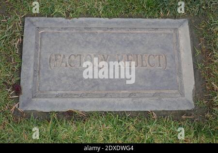 Glendale, Kalifornien, USA 23. Dezember 2020 EIN allgemeiner Blick auf die Atmosphäre des Factory Reject Grave am 23. Dezember 2020 im Forest Lawn Memorial Park in Glendale, Kalifornien, USA. Foto von Barry King/Alamy Stockfoto Stockfoto