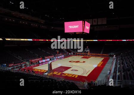 Ein allgemeiner Blick auf das Galen Center leer ohne Fans während eines NCAA College Frauen Basketball-Spiel zwischen den Südkalifornien Trojaner und die Stockfoto