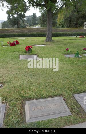 Glendale, Kalifornien, USA 23. Dezember 2020 EIN allgemeiner Blick auf die Atmosphäre des Factory Reject Grave am 23. Dezember 2020 im Forest Lawn Memorial Park in Glendale, Kalifornien, USA. Foto von Barry King/Alamy Stockfoto Stockfoto