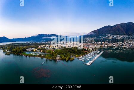 Luftaufnahme am Morgen , Schweiz, Tessin, Locarno, Lago Maggiore Stockfoto