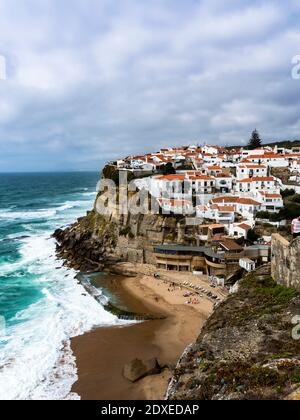 Portugal, Distrikt Lissabon, Praia das Azenhas do Mar, Cloares, Atlantikküste Stockfoto