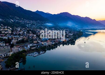 Luftaufnahme am Morgen , Schweiz, Tessin, Locarno, Lago Maggiore Stockfoto