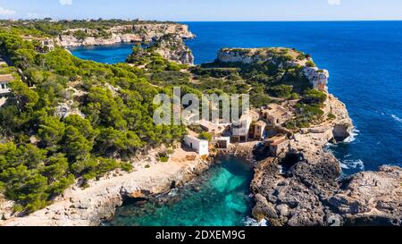 Luftaufnahme, Spanien, Balearen, Mallorca, Cala d'es Moro, Felsenküste bei Cala de s'Almonia, Naturschutzgebiet Cala Llombards Stockfoto