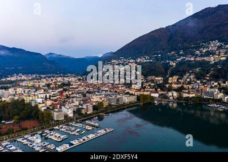 Luftaufnahme am Morgen , Schweiz, Tessin, Locarno, Lago Maggiore Stockfoto