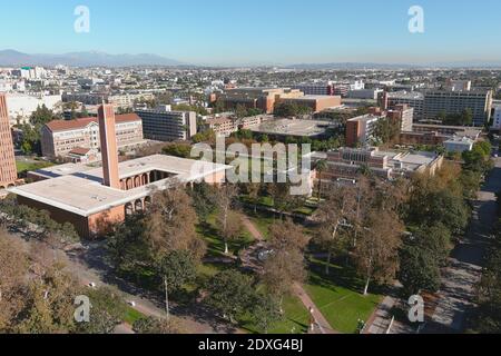 Eine Gesamtansicht des von KleinSmid Center for International and Public Affairs und der Edward L. Doheny Jr. Memorial Library auf dem Campus der Univers Stockfoto