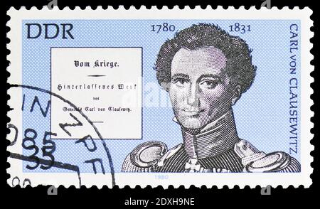 MOSKAU, RUSSLAND - 30. MÄRZ 2019: Eine in Deutschland gedruckte Briefmarke zeigt Carl Philipp Gottlieb von Clausewitz (1780-1831), berühmter Perso Stockfoto