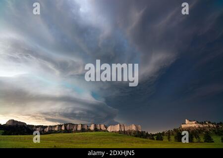 Supercell Sturm Wolken über Fort Robinson State Park in Nebraska Stockfoto