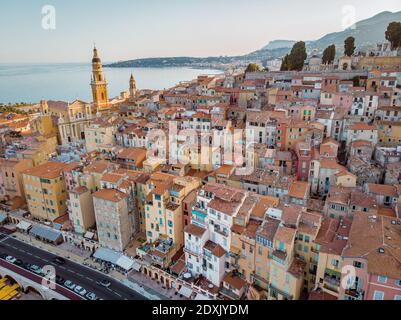 Menton Frankreich Bunte Stadt Blick auf die Altstadt von Menton, Provence Alpes Cote d Azur, Frankreich Europa Stockfoto