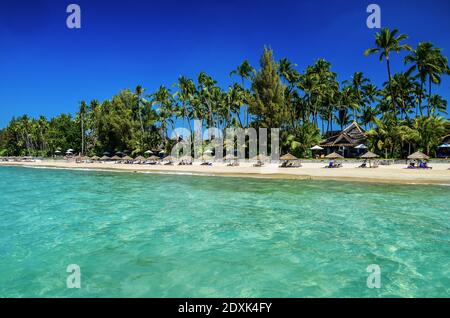 Ngapali Strand unter blauem Himmel in Myanmar Stockfoto