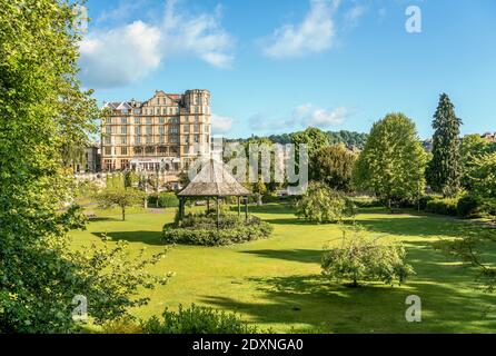 Paradegärten am Ufer des Flusses Avon, Bath, Somerset, England Stockfoto