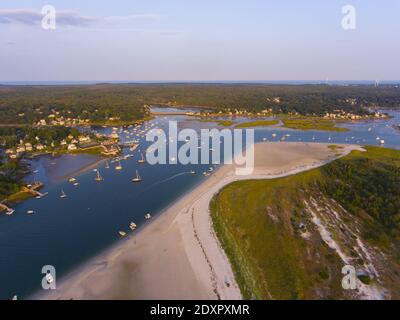 Wingaersheek Beach Luftaufnahme bei Sonnenuntergang in Gloucester, Cape Ann, Massachusetts, USA. Stockfoto