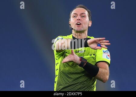 Der Schiedsrichter Luca Pairetto reagiert während der italienischen Meisterschaft Serie Ein Fußballspiel zwischen AS Roma und Cagliari Calcio / LM Stockfoto