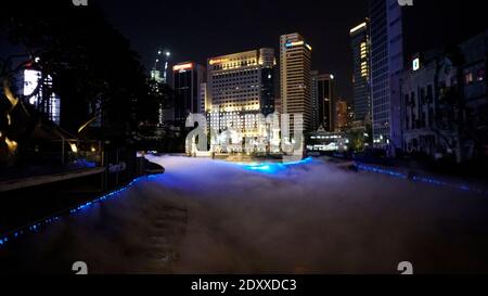 Kuala Lumpur, Malaysia, 25. Dezember 2020 - Fotoserie von River of Life, Masjid Jamek Sultan Abdul Samad, Firmengebäude mit freigegebener Nebelagai Stockfoto