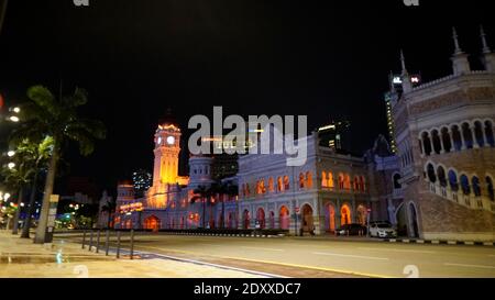 KUALA LUMPUR, MALAYSIA, 25. Dezember 2020 - das ikonische Sultan Abdul Samad Gebäude in Dataran Merdeka ist einer der wichtigsten touristischen Attr der Stadt Stockfoto