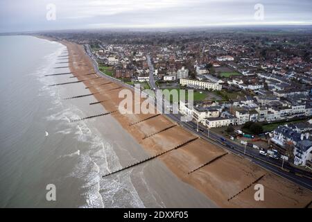 Luftaufnahme über Bognor Regis mit Blick auf Aldwick und Pagham. Stockfoto