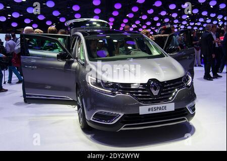 Der neue Renault Espace V ist am 2 2014. Oktober 2014 am Pressetag 2 des Pariser Automobilsalon (Mondial de l'Automobile) in Paris, Frankreich, zu sehen. Foto von Nicolas Genin/ABACAPRESS.COM Stockfoto