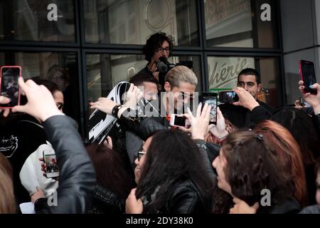 Bill Kaulitz von der deutschen Band Tokio Hotel verlässt den Radiosender NRJ in Paris, Frankreich, am 08. Oktober 2014. Foto von Audrey Poree/ABACAPRESS.COM Stockfoto