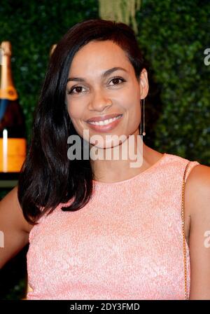 Rosario Dawson nimmt am 11. Oktober 2014 im will Rogers State Historic Park in Pacific Palisades, CA, USA, an der Fifth-Annual Veuve Clicquot Polo Classic Teil. Foto von Lionel Hahn/ABACAPRESS.COM Stockfoto