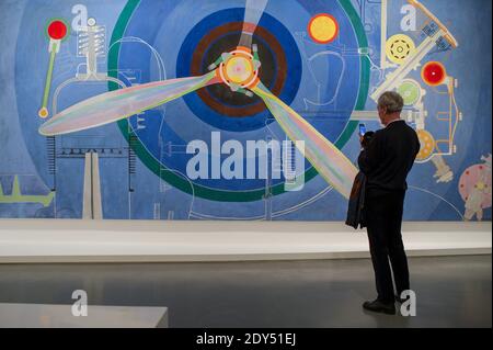 Ausstellungs-Retrospektive von Sonia Delaunay während des Pressetag im Museum of Modern Art in Paris, Frankreich am 3. November 2014. Diese Ausstellung wird am 15. April 2015 im Tate Modern Museum in London gezeigt. Foto Thierry Orban/ABACAPRESS.COM Stockfoto