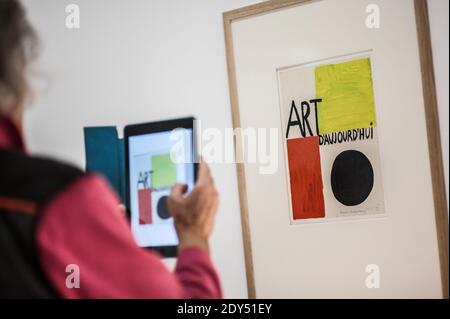 Ausstellungs-Retrospektive von Sonia Delaunay während des Pressetag im Museum of Modern Art in Paris, Frankreich am 3. November 2014. Diese Ausstellung wird am 15. April 2015 im Tate Modern Museum in London gezeigt. Foto Thierry Orban/ABACAPRESS.COM Stockfoto