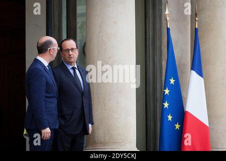 Der französische Präsident Francois Hollande empfängt am 10. November 2014 den Ministerpräsidenten der Föderation Wallonien-Brüssel Rudy Demotte im Elysée-Palast in Paris. Foto von Audrey Poree/ABACAPRESS.COM Stockfoto