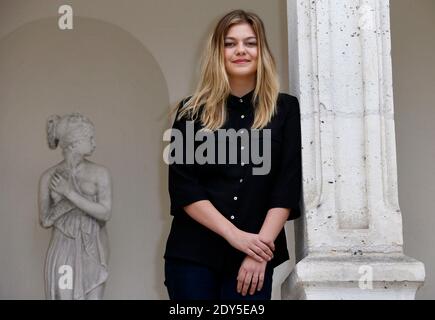 Louane Emera posiert während der La Famille Belier Photocall im Rahmen des 23. Sarlat Film Festival 2014 in Sarlat, Südwestfrankreich, am 11. November 2013. Foto von Patrick Bernard/ABACAPRESS.COM Stockfoto