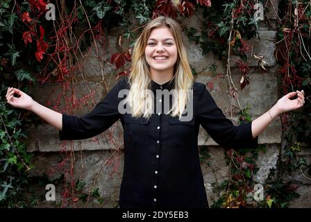 Louane Emera posiert während der La Famille Belier Photocall im Rahmen des 23. Sarlat Film Festival 2014 in Sarlat, Südwestfrankreich, am 11. November 2013. Foto von Patrick Bernard/ABACAPRESS.COM Stockfoto