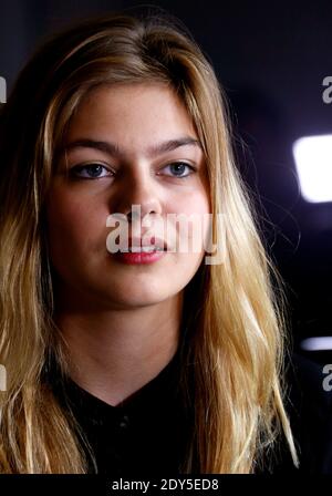 Louane Emera posiert während der La Famille Belier Photocall im Rahmen des 23. Sarlat Film Festival 2014 in Sarlat, Südwestfrankreich, am 11. November 2013. Foto von Patrick Bernard/ABACAPRESS.COM Stockfoto