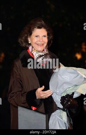 Königin Silvia von Schweden bei der Einweihung des "Jardin de Lumiere IKEA" (Nordlichter) im Garten des Palais Royal in Paris, Frankreich, am 2. Dezember 2014. Foto von Nicolas Briquet/ABACAPRESS.COM Stockfoto