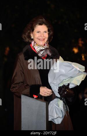 Königin Silvia von Schweden bei der Einweihung des "Jardin de Lumiere IKEA" (Nordlichter) im Garten des Palais Royal in Paris, Frankreich, am 2. Dezember 2014. Foto von Nicolas Briquet/ABACAPRESS.COM Stockfoto