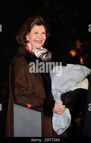 Königin Silvia von Schweden bei der Einweihung des "Jardin de Lumiere IKEA" (Nordlichter) im Garten des Palais Royal in Paris, Frankreich, am 2. Dezember 2014. Foto von Nicolas Briquet/ABACAPRESS.COM Stockfoto