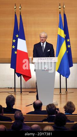 Schwedens König Carl XVI Gustaf hält seine Rede während einer Konferenz über die globale Erwärmung am College de France in Paris, Frankreich am Mittwoch, 3. Dezember 2014. Foto-Pool von Remy de la Mauviniere/ABACAPRESS.COM Stockfoto