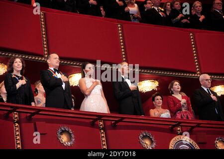 Präsident Barack Obama und die First Lady Michelle Obama nehmen an den Kennedy Center-Ehrungen im Kennedy Center Teil.Links nach rechts: 37. Kennedy Center Ehrungen: Lily Tomlin, Tom Hanks Präsident und First Lady ganz rechts ist David Rubenstein. Washington, DC, USA, 7. Dezember 2014. Foto von Dennis Brack/Pool/ABACAPRESS.COM Stockfoto