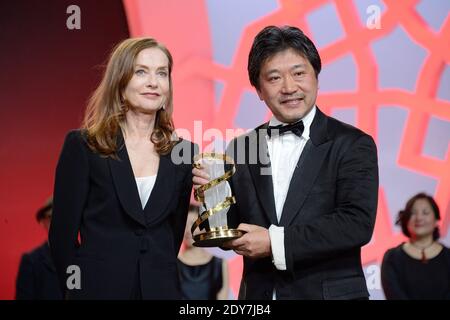 Isabelle Huppert und Hirokazu Kore-eda beim Tribute to Japanese Cinema während des 14. Marrakech Film Festival in Marrakesch, Marokko am 9. Dezember 2014. Foto von Nicolas Briquet/ABACAPRESS.COM Stockfoto