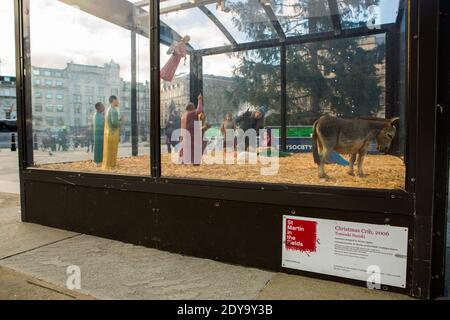 London, Großbritannien. Dezember 2020. Weihnachtskrippe gesehen auf Trafalgar Square während Heiligabend 2020. Kredit: SOPA Images Limited/Alamy Live Nachrichten Stockfoto