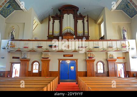 Our Lady of Good Voyage Church ist eine historische spanische Revival-Kirche in der 13 Prospect Street in der Innenstadt von Gloucester, Massachusetts, USA. Stockfoto