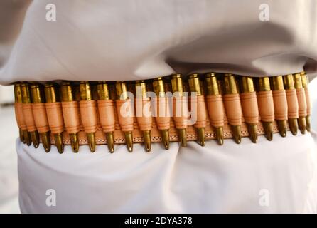 Traditioneller omanischer Schwerttanz in Nizwa Fort, Oman. Stockfoto