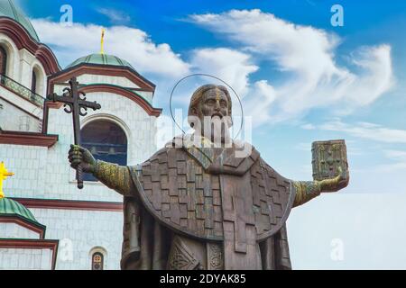 Statue des Heiligen Sava, in der Nähe der Sava Kathedrale in Belgrad, Serbien Stockfoto