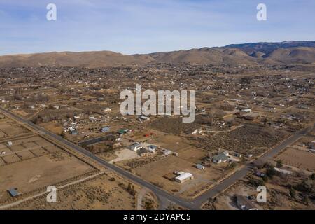 NEW WASHOE CITY, NEVADA, USA - 24. Dez 2020: Viele Menschen leben in der nicht eingegliederte Washoe Valley Gegend in der Nähe von Washoe Lake. Stockfoto