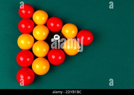 8-Ball Billard oder englisches Billard Stockfoto