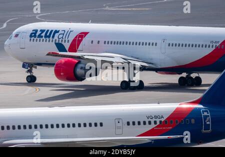 Juli 2019 In Moskau, Russland. Flugzeug Boeing 767-300 Azur Air Airline am Flughafen Vnukovo in Moskau. Stockfoto